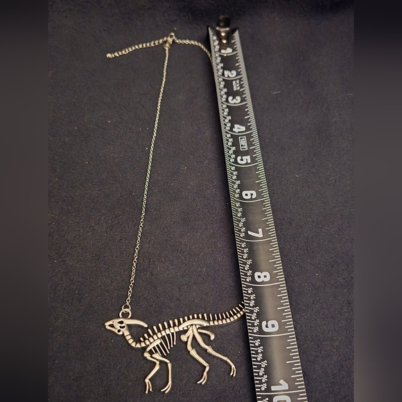 Chic Silver Dinosaur Pendant Necklace - Picture 3 of 5